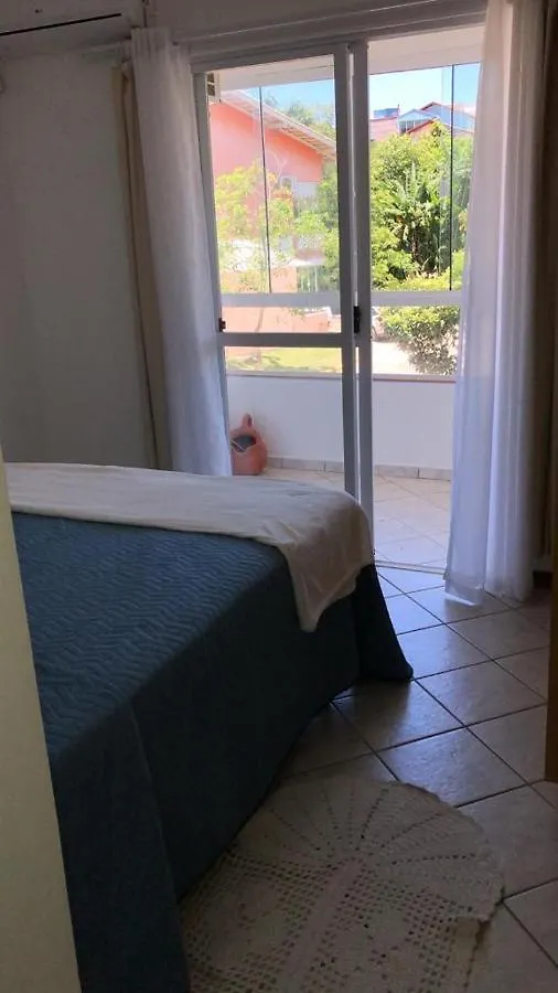 Apartamento Apto 251 - Condominio Solar Das Bromelias Bombinhas