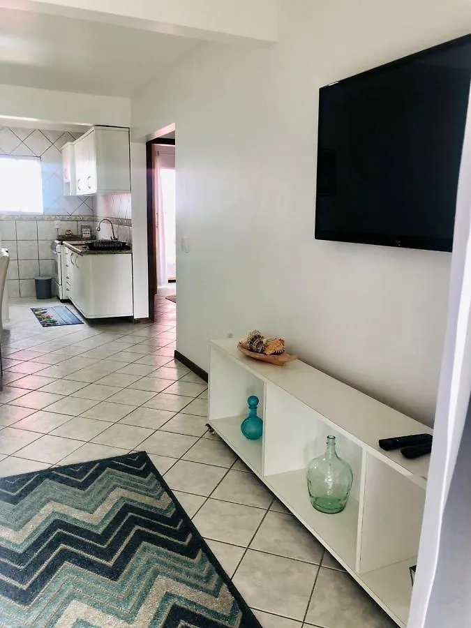 Apartamento Apto 251 - Condominio Solar Das Bromelias Bombinhas